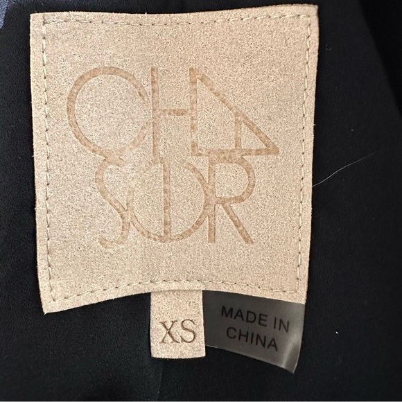 Chasor Silk Floral Mini Dress โ Sheer Bell Sleeves & Open Back - Picture 6 of 10